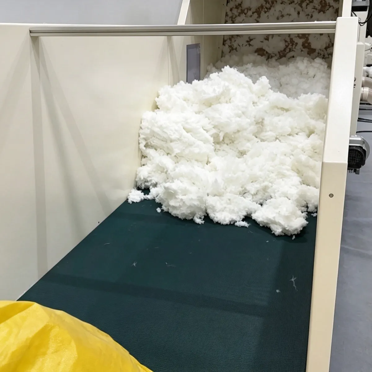 automatic fiber feeding machine
